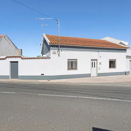 Holiday home Casinha Da Aldeia Cela Velha